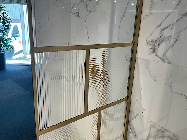 Novellini - inloopdouche met vakverdeling brushed gold 78 x 200 cm - afbeelding 3 van  4