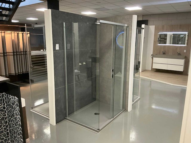 Novellini douchebak met douchewand - afbeelding 1 van  8