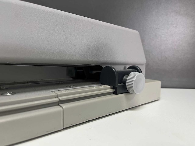 Novus b54/3 - bloknietmachine - afbeelding 5 van  5