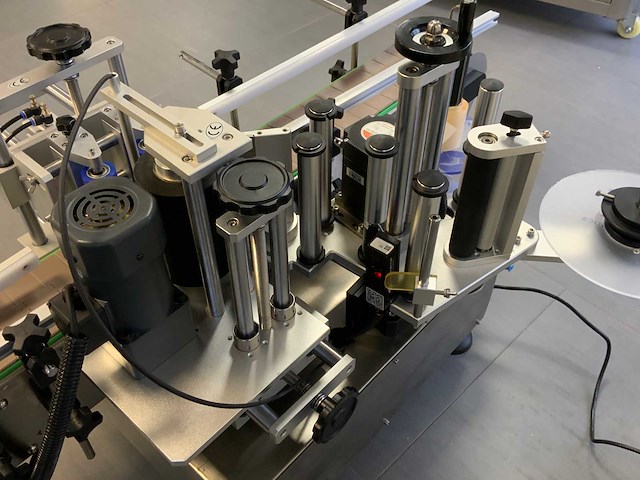 Noypack fles-etiketteermachine - afbeelding 2 van  12