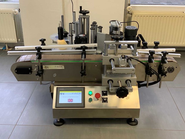 Noypack fles-etiketteermachine - afbeelding 1 van  12