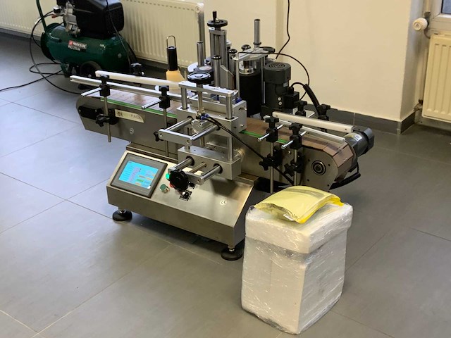 Noypack fles-etiketteermachine - afbeelding 10 van  12