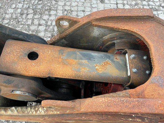 Npk g18 betonvergruizer - afbeelding 3 van  12