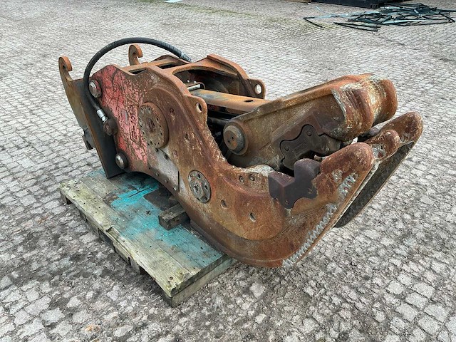 Npk g18 betonvergruizer - afbeelding 6 van  12