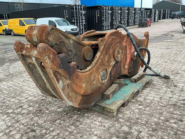 Npk g18 betonvergruizer - afbeelding 7 van  12