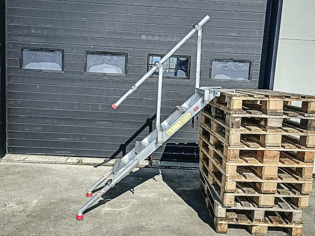 (ns materiaal) 2x calamiteiten-/steigertrap, altrex - afbeelding 3 van  12