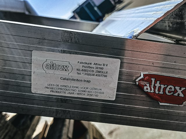 (ns materiaal) 2x calamiteiten-/steigertrap, altrex - afbeelding 5 van  12