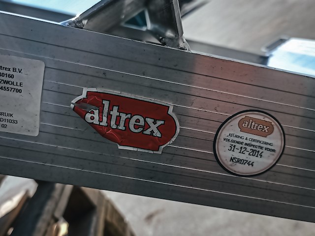 (ns materiaal) 2x calamiteiten-/steigertrap, altrex - afbeelding 3 van  12
