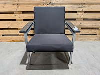 (ns materiaal) 2x fauteuil, gijs van der sluis, model 30, zwart - afbeelding 2 van  7