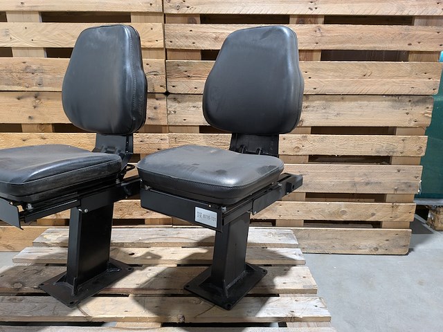 (ns materiaal) 2x machinistenstoel, savas, p153, 2012 - afbeelding 2 van  5