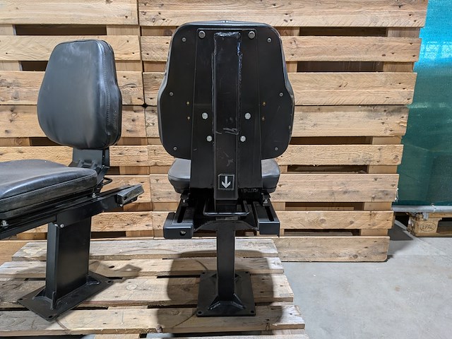 (ns materiaal) 2x machinistenstoel, savas, p153, 2012 - afbeelding 4 van  5