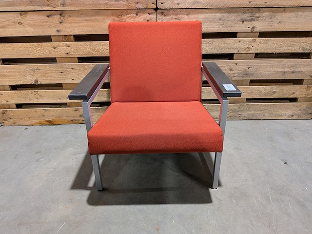 (ns materiaal) 3x fauteuil, gijs van der sluis, model 30, rood - afbeelding 2 van  8