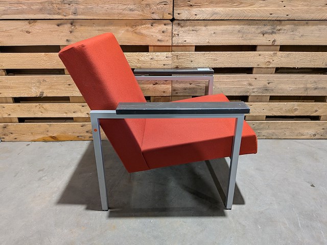 (ns materiaal) 3x fauteuil, gijs van der sluis, model 30, rood - afbeelding 3 van  8