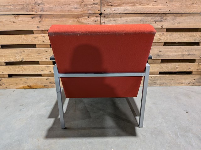 (ns materiaal) 3x fauteuil, gijs van der sluis, model 30, rood - afbeelding 4 van  8