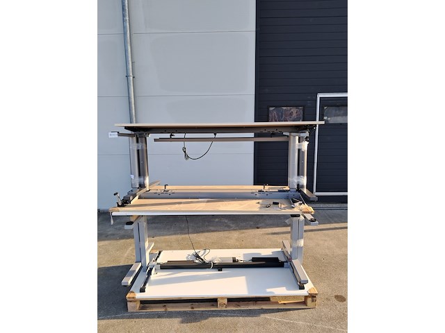 (ns materiaal) 4x bureautafel - afbeelding 1 van  6