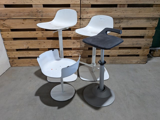 (ns materiaal) 4x diverse kruk, fp collection & aeris - afbeelding 1 van  15