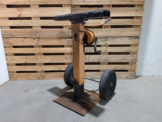 (ns materiaal) 4x nivelleerkrik, haacon, 213684 ce - afbeelding 1 van  9