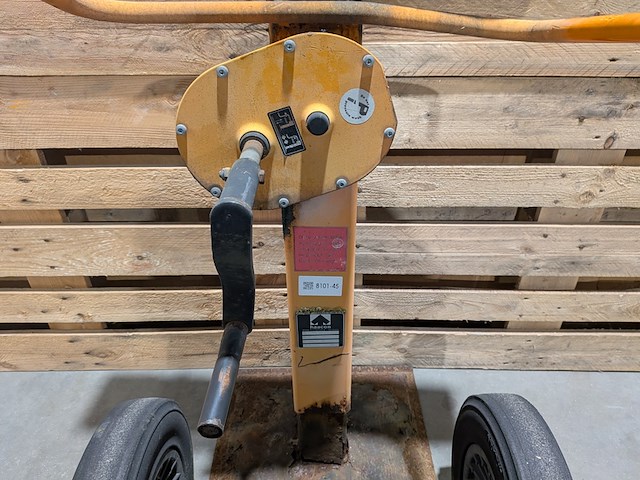 (ns materiaal) 4x nivelleerkrik, haacon, 213684 ce - afbeelding 5 van  9