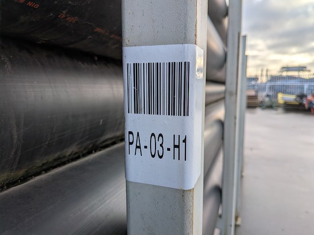 (ns materiaal) ca. 55x pvc installatiebuis, incl. stalen frame - afbeelding 6 van  7