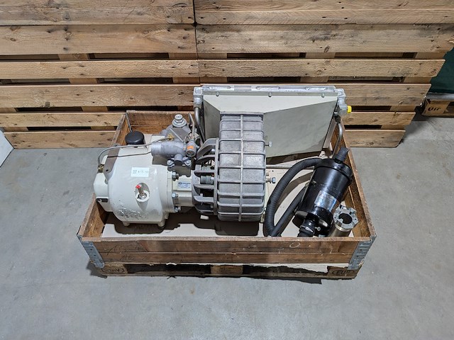 (ns materiaal) industriële vacuümpomp, knorr-bremse, 2000 - afbeelding 1 van  16