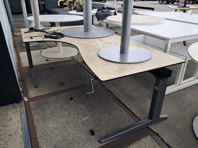 (ns materiaal) partij divers kantoormeubilair - afbeelding 21 van  22