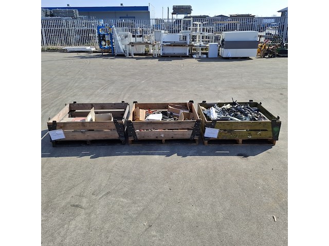 (ns materiaal) partij diversen - afbeelding 1 van  13