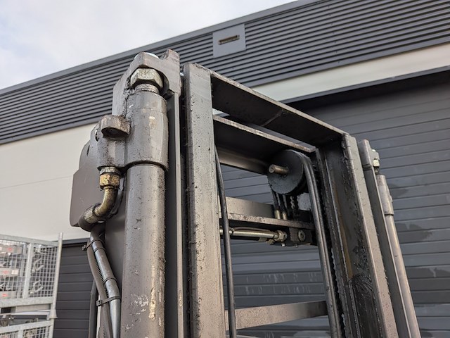 (ns materiaal) reachtruck, atlet, uns 160 dtf vre 675, 2005 - afbeelding 2 van  21