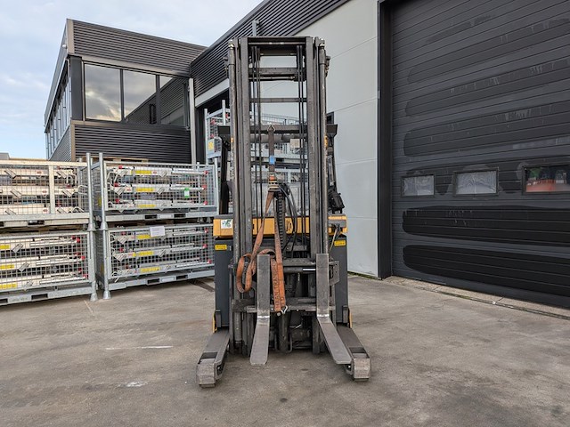 (ns materiaal) reachtruck, atlet, uns 160 dtf vre 675, 2005 - afbeelding 18 van  21