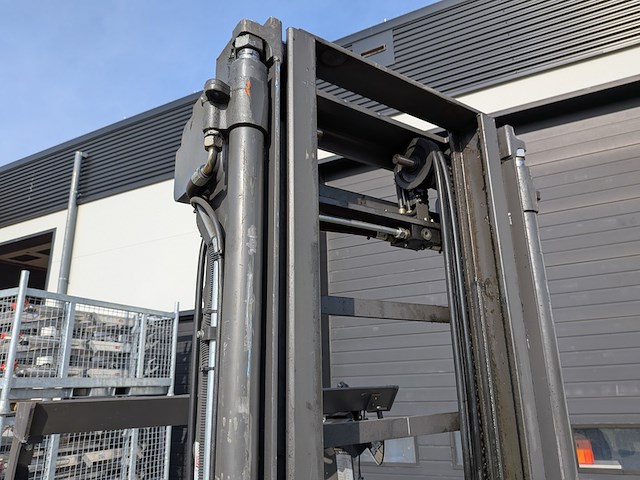 (ns materiaal) reachtruck, atlet, uns 160 dtf vre 675, 2007 - afbeelding 19 van  19