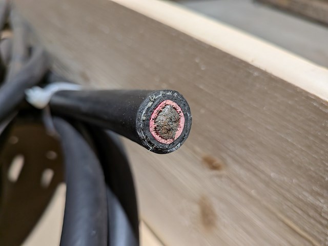 (ns materiaal) tractiekabel, huber+suhner, radox 9gkw-ax 3600v m, 2024 - afbeelding 7 van  8