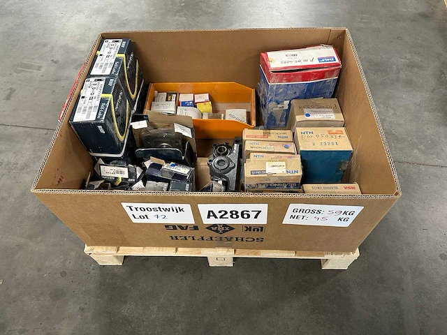 Ntn, nsk en skf - partij lagers, lagerblokken & adapter sleeves - afbeelding 1 van  9