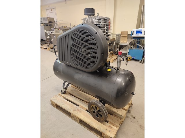 Nu air compressors and tools s.p.a. - afbeelding 4 van  10