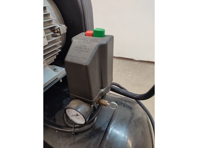 Nu air compressors and tools s.p.a. - afbeelding 9 van  10