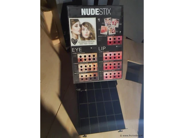 Nudestix baliedisplay voor cosmetica - afbeelding 2 van  3