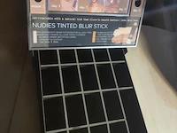 Nudestix nudies make-up display tinted blur stick - afbeelding 2 van  3