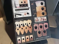 Nudestix nudies toonbankdisplay