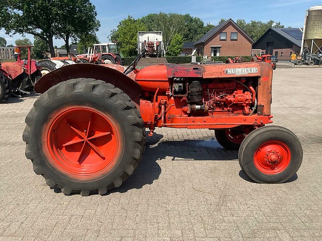 Nuffield 10/60 oldtimer tractor - afbeelding 16 van  21