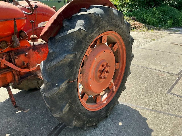 Nuffield universal bmg diesel oldtimer tractor - afbeelding 5 van  21