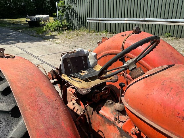 Nuffield universal bmg diesel oldtimer tractor - afbeelding 10 van  21
