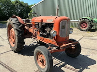 Nuffield universal bmg diesel oldtimer tractor - afbeelding 15 van  21