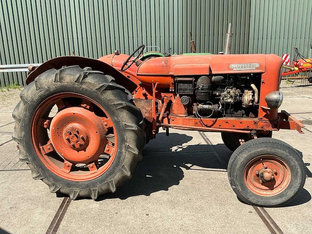 Nuffield universal bmg diesel oldtimer tractor - afbeelding 16 van  21