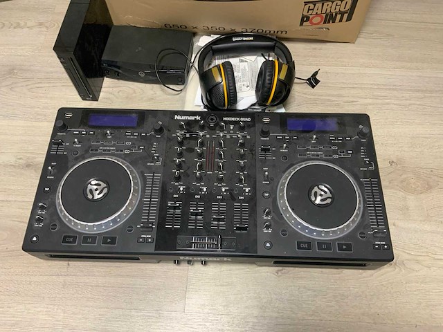 Numark dj mixdeck quad - afbeelding 1 van  1