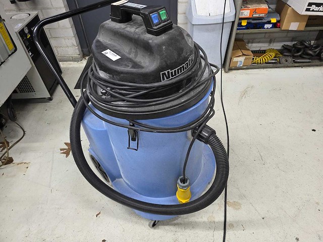 Numatic - industrial vacuum cleaner - afbeelding 1 van  4