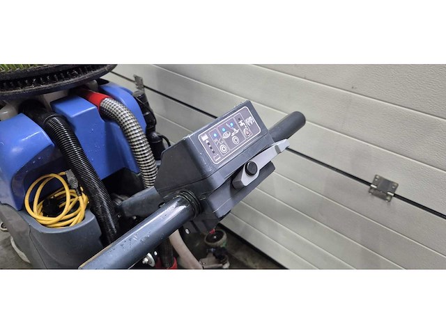 Numatic - schrob - dweilmachine - afbeelding 8 van  9