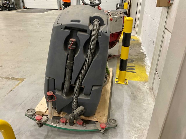 Numatic crg8072/120t vloerreiniger - afbeelding 4 van  9