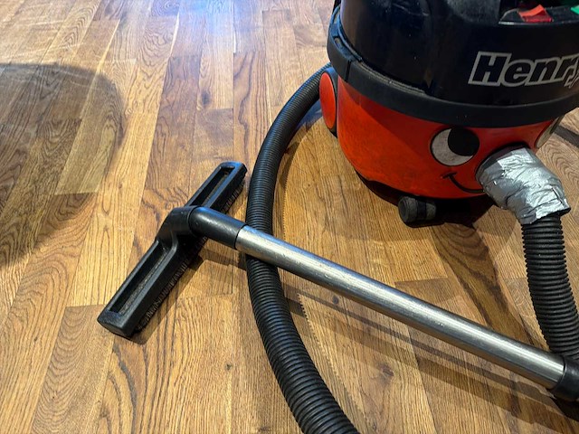 Numatic henry plus stofzuiger - afbeelding 3 van  4