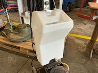 Numatic nmd 1000s vloerboenmachine - afbeelding 4 van  5