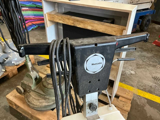 Numatic nmd 1000s vloerboenmachine - afbeelding 5 van  5