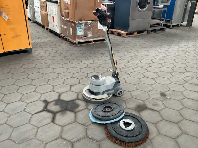 Numatic nr1500s/40 vloerreiniger - afbeelding 1 van  6
