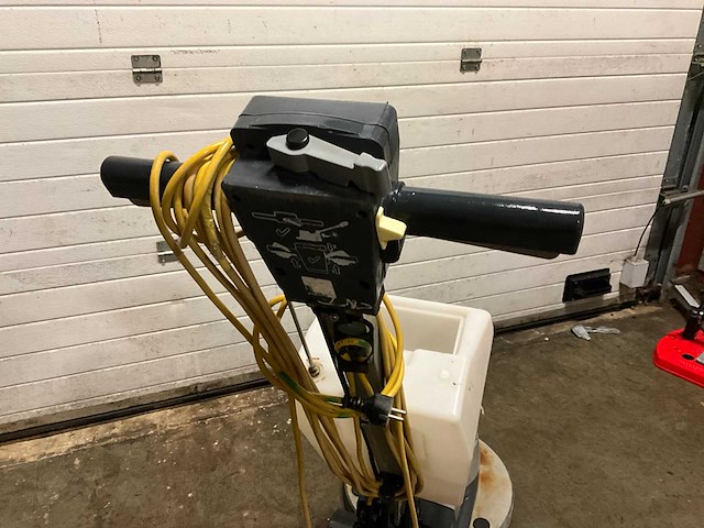 Numatic nr1500s/40 vloerreiniger - afbeelding 4 van  6